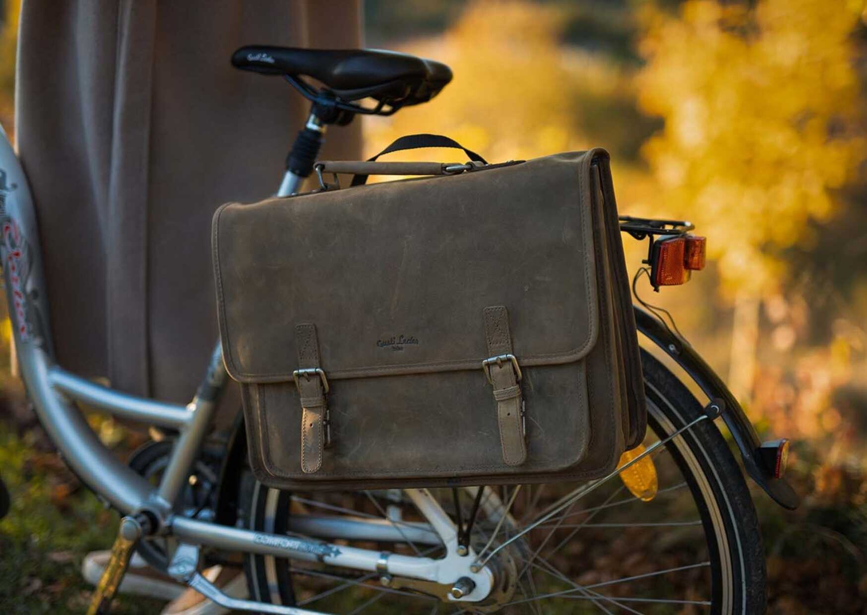 Leather pannier Matthew S. at gusti leather