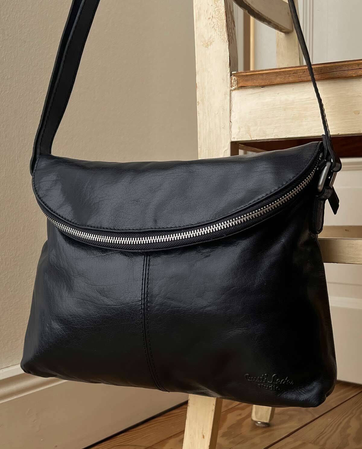 Black leather hobo crossbody bag hotsell