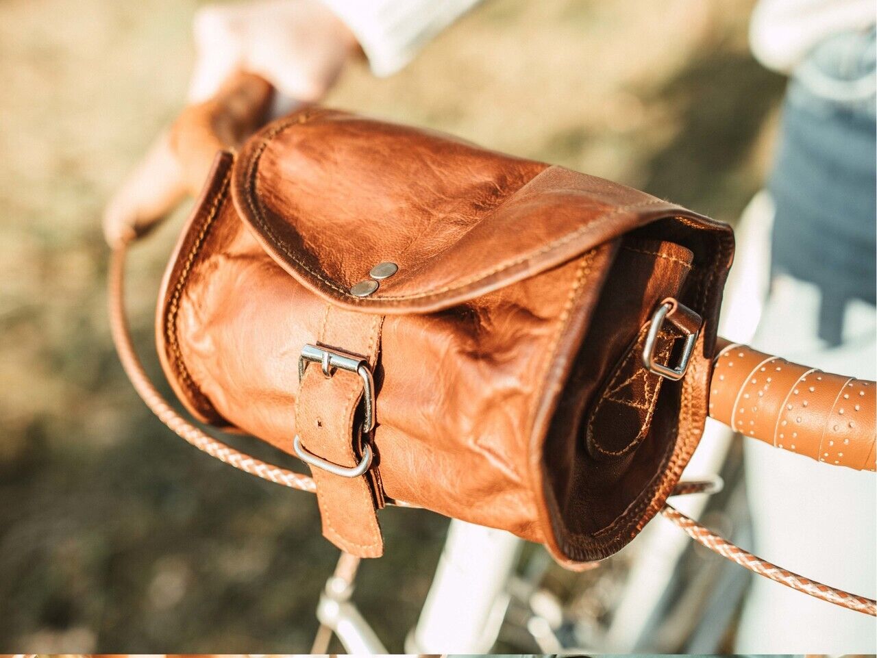 Outlet Fahrradtasche - kleiner Lederfehler - Klebereste - Leder leicht fettig- Rost