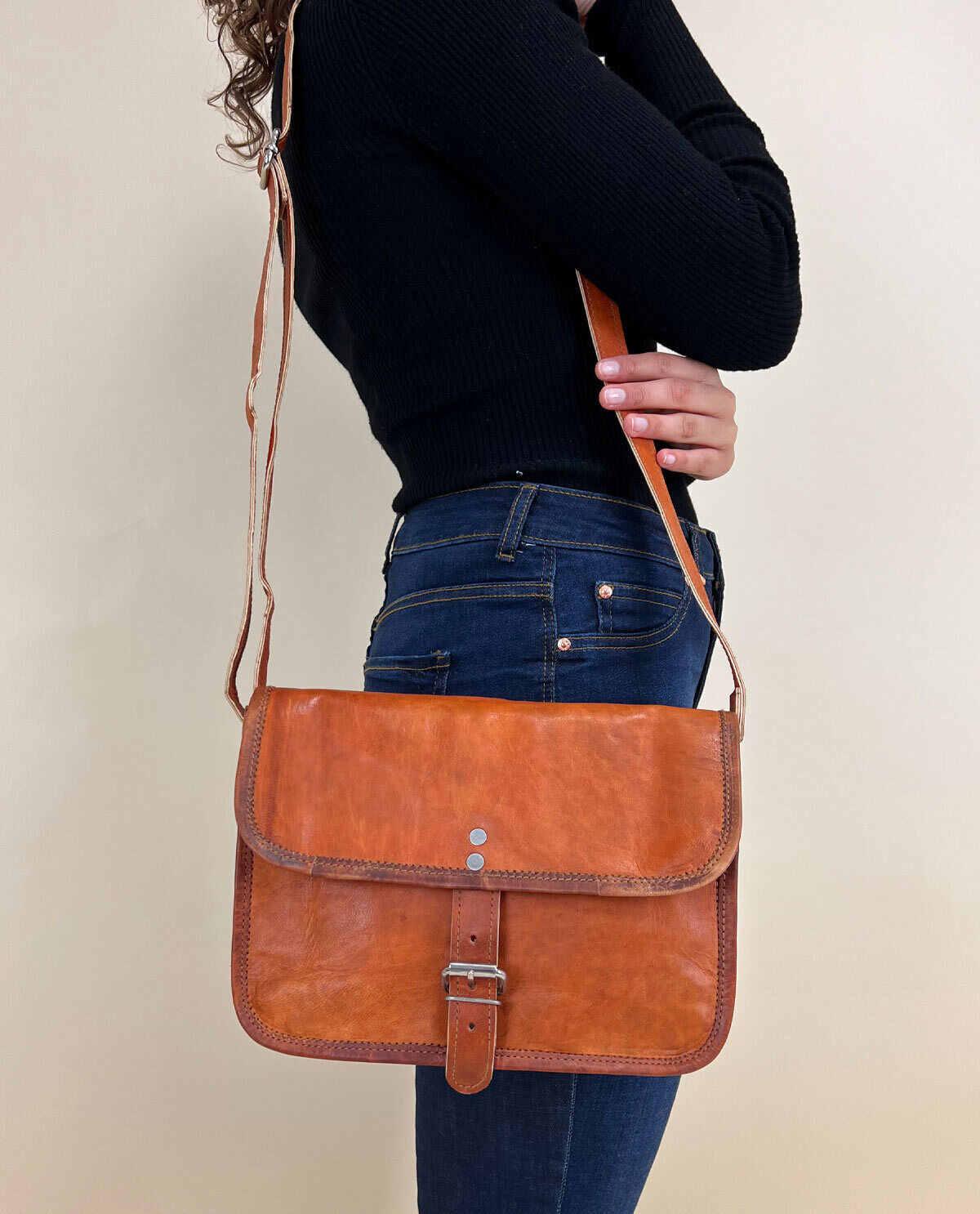 Girls model bag top