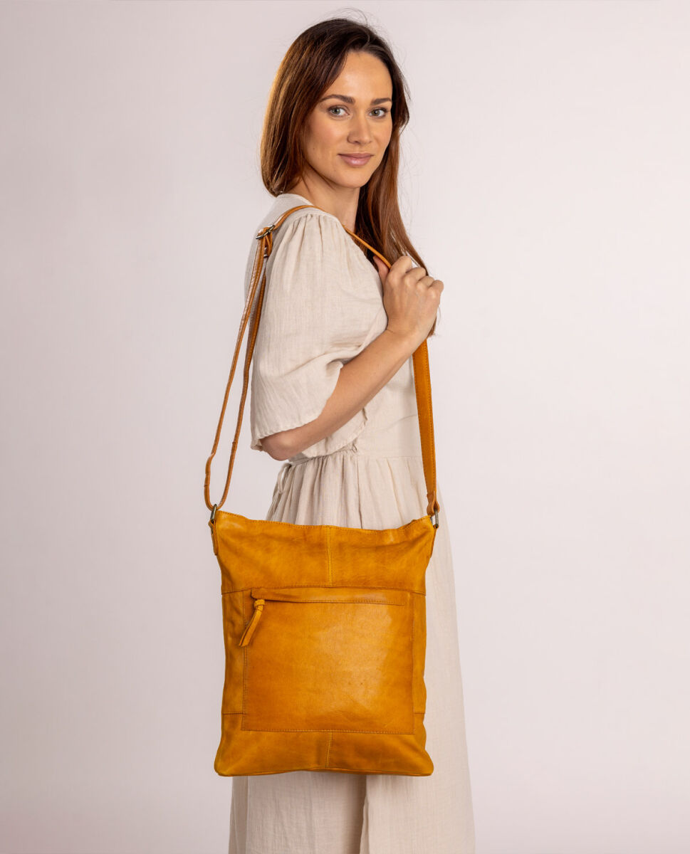 Leather tote bags