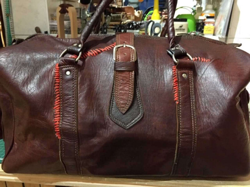 media/image/Flicken-reparieren-Ledertasche.jpg