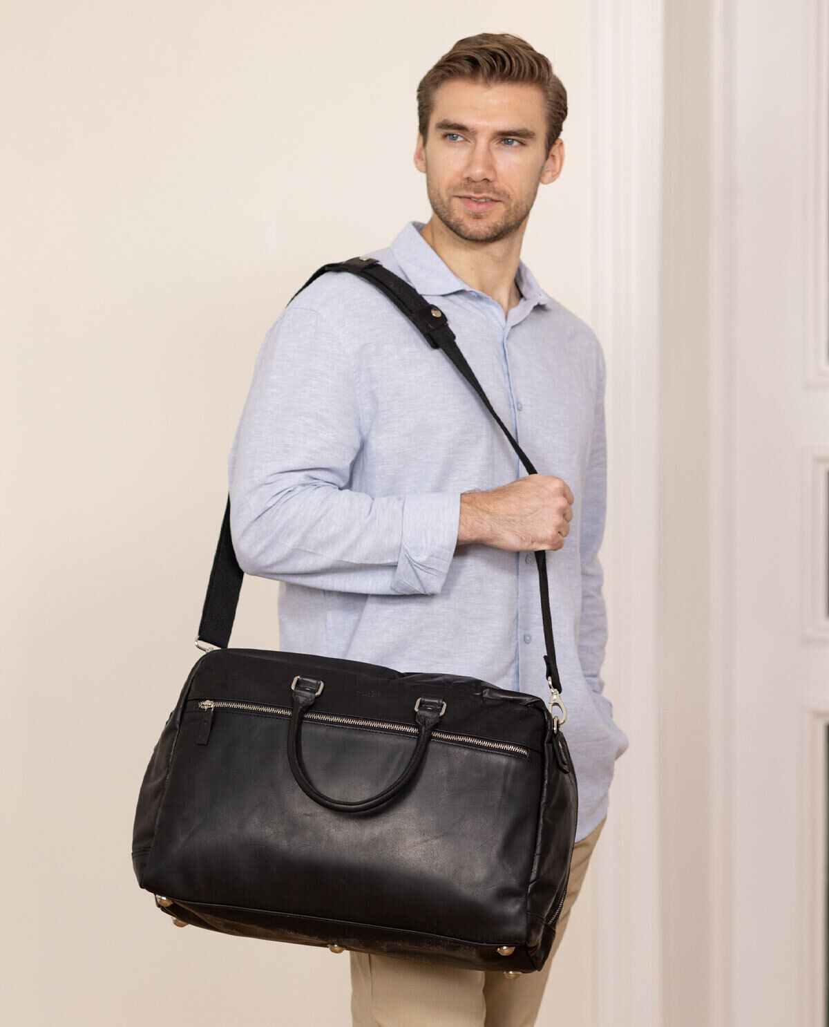 Messenger bag trolley sleeve online