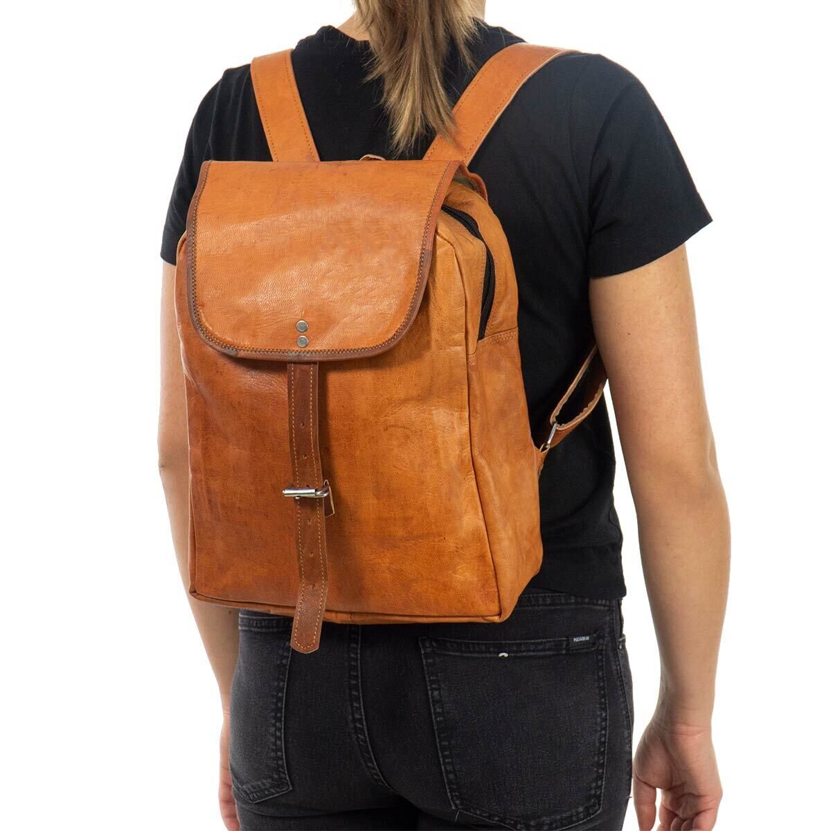 Outlet Rucksack - kleinere Lederfehler - Leder leicht fettig - leichter Rost