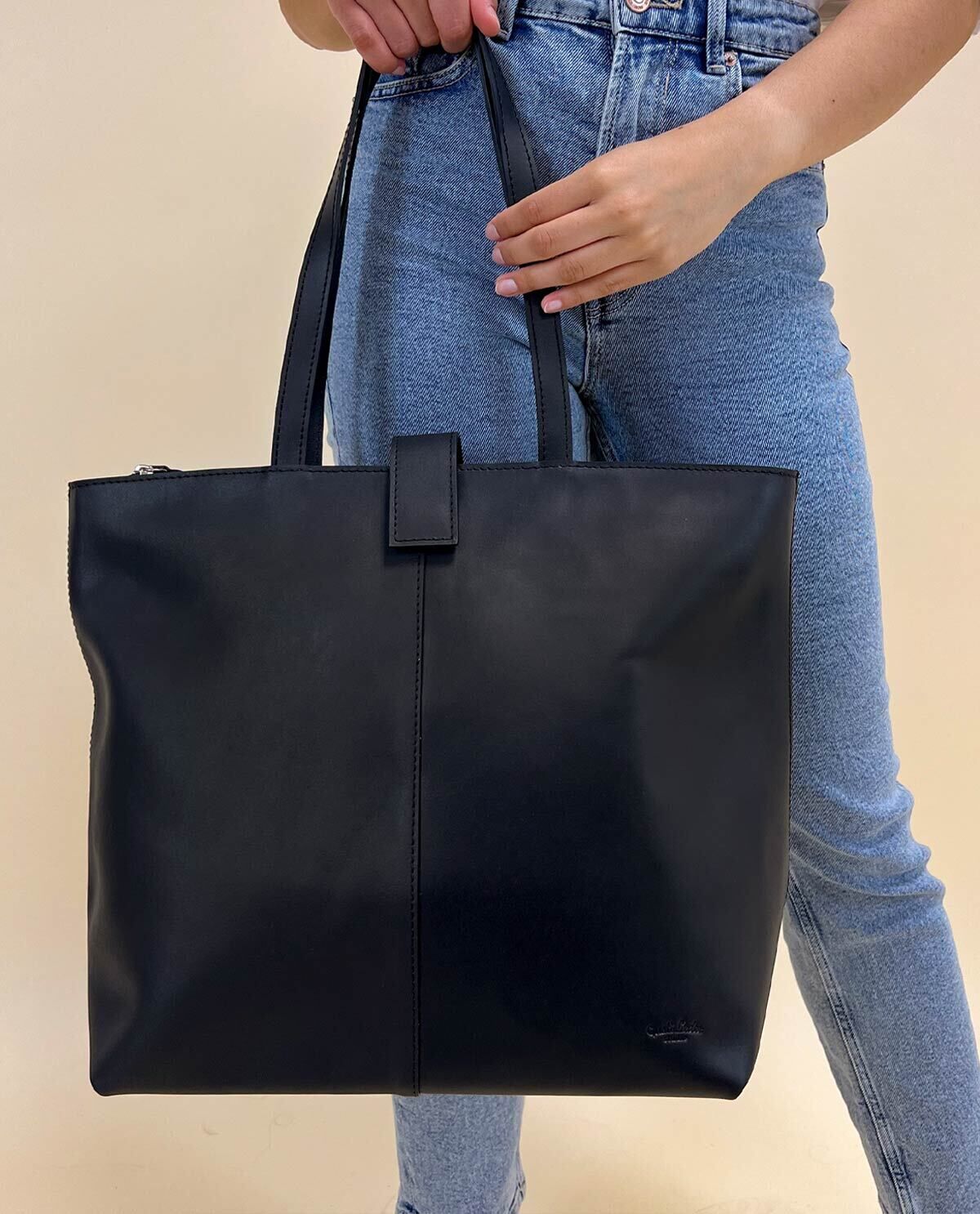 Black leather tote hotsell